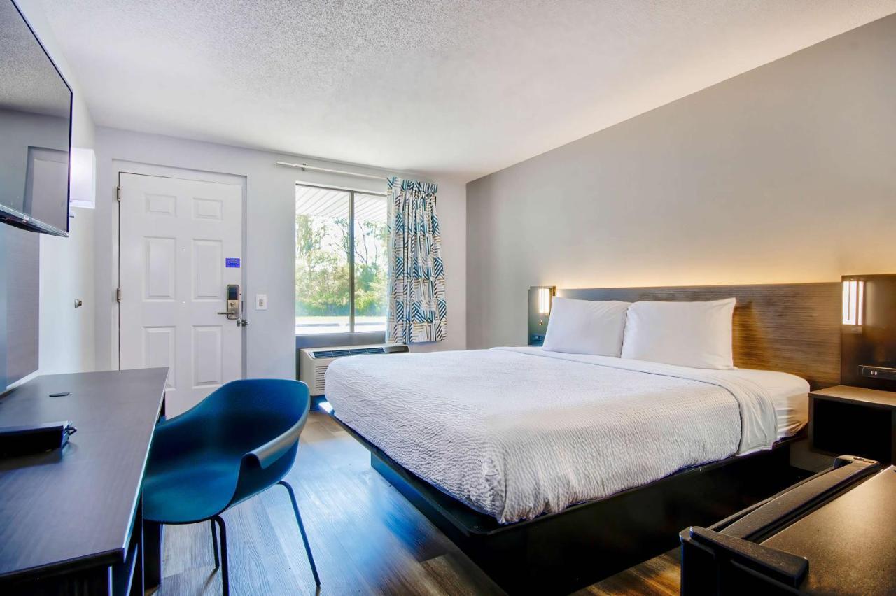 Motel 6 Jeffersonville, In Bagian luar foto