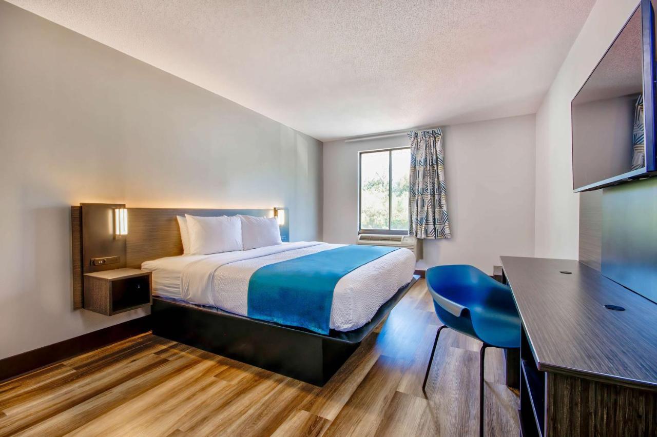 Motel 6 Jeffersonville, In Bagian luar foto