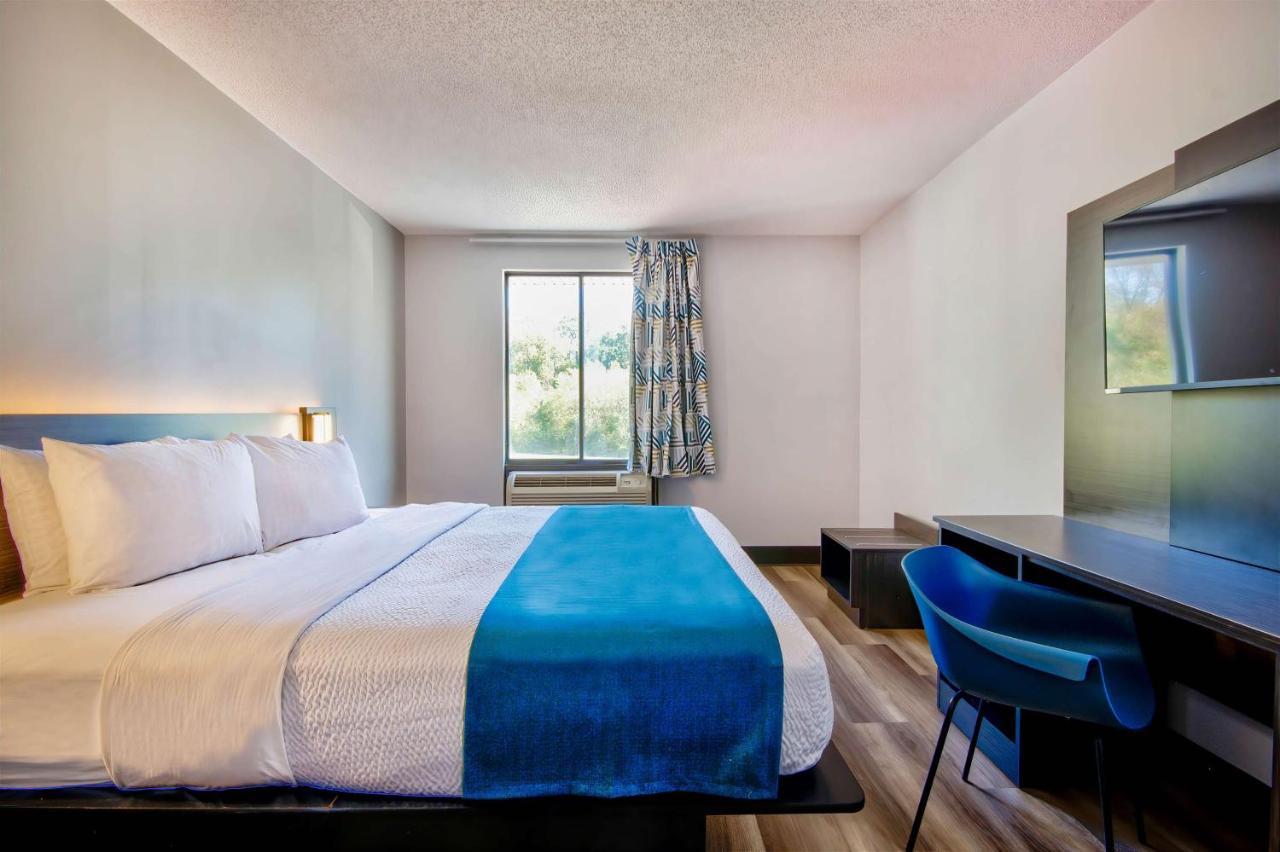 Motel 6 Jeffersonville, In Bagian luar foto